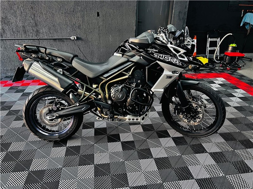 Triumph Tiger 800 Xcx