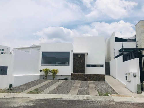 Hermosa Casa En Renta En Real De Juriquilla, Una Planta