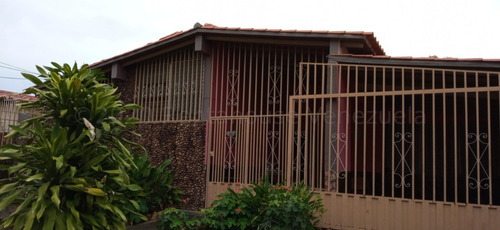 Imagen 1 de 12 de Casa Quinta En Venta En Acarigua, Portuguesa, Centro, Para Vivienda O Empresa, Piscina, Amplio Patio Y Estacionamiento, Inf. 0424-5337900, Cod. 22-5663, Nds 20