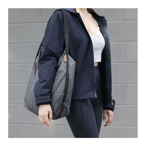 Bolso Tote Bag Plegable Charcoal Peak Design Color Gris