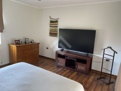 Casa En Venta De 4 Dorm. En Quilpué