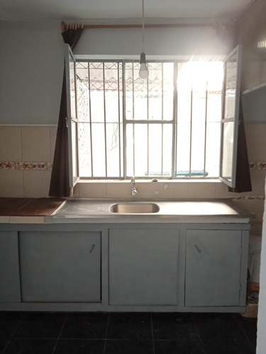 Alquiler Apartamento Tipo Casa 2 Dormitorios Patio Sayago