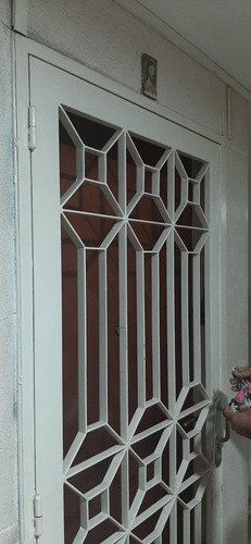 Imagen 27 de 30 de Venta 1era Av. Palos Grandes 107 M2. 100.000