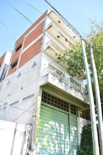 Imagen 2 de 29 de Edificio En Block En Wilde