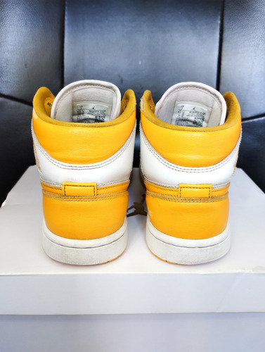 Zapatillas Nike Air Jordan 1 White University Gold Usadas (Usado)