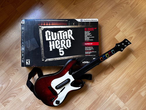 Guitar Hero 5 Bundle Kit (Usado)