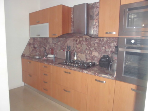 Imagen 3 de 13 de Bonito Apartamento De 95 Mts. Aprox. 3 Hab. Y 2 Baño.
