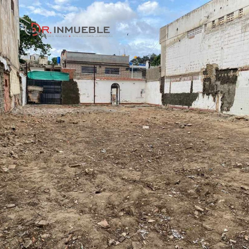 Terreno, Calle Tacagua, Catia La Mar | Buena Ubicación