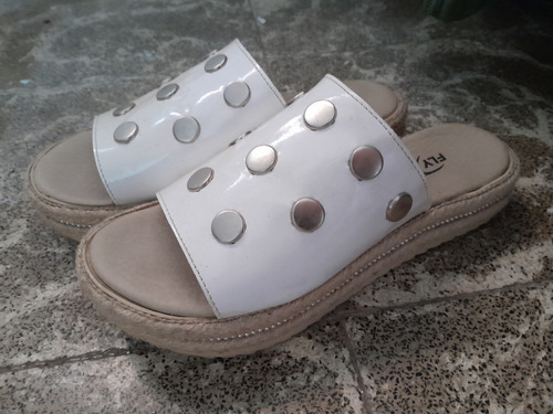 Sandalias Con Tachas Flycross