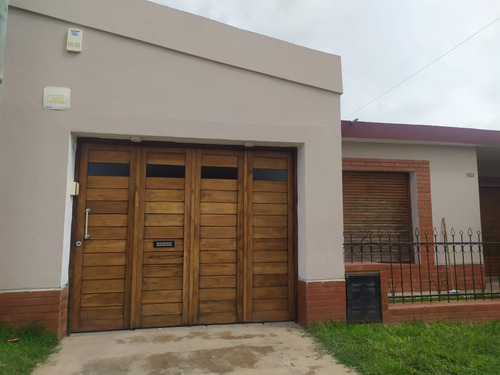 Venta Casa 4 Dormitorios Río Cuarto Con Cochera