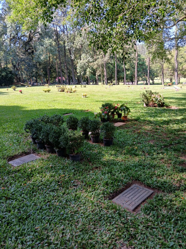 Jazigo No Cemitério Parque Morumby