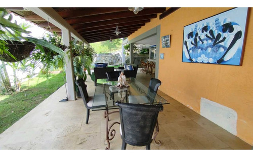 Casa En Venta Urb El Placer 5h/6b/3p Piscina