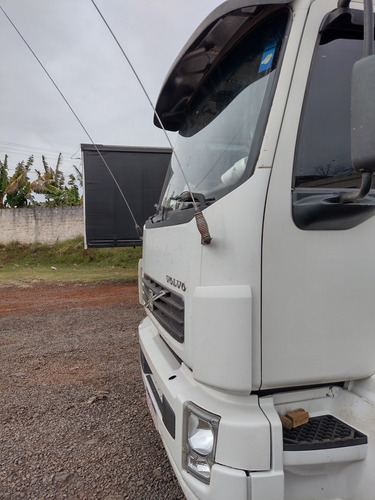Imagem 2 de 13 de Volvo Vm 260