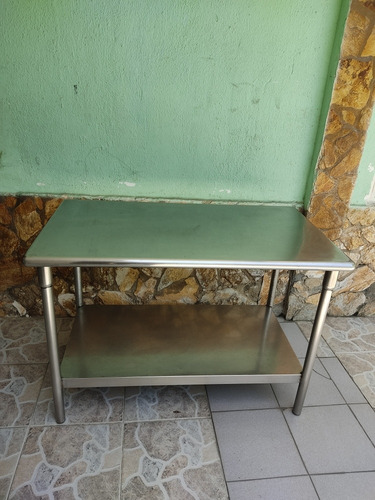 Imagen 1 de 4 de Mesa De Trabajo En Acero Inoxidable De Dos Niveles