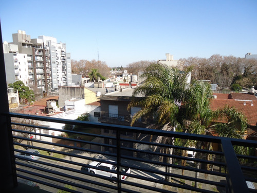 Venta 2 Amb. Con Cochera Cubierta En Morón Sur