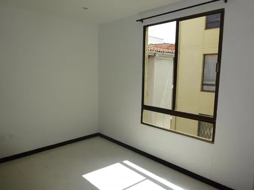 Apartamento En Arriendo En El Refugio. Cod A8105