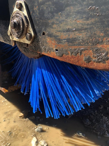 Imagem 3 de 6 de Vassoura Recolhedora Bobcat