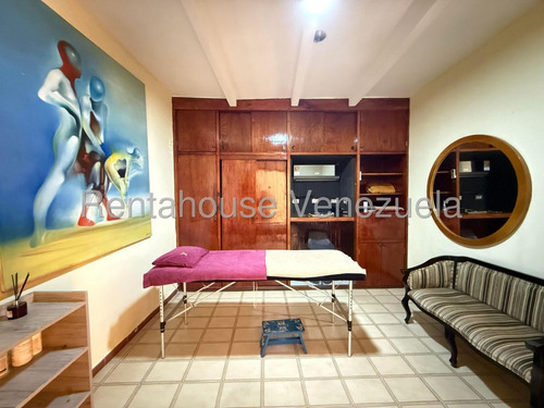 Ft Casa Comercial A Pie De Calle En Alquiler Ubicada En La Avenida Principal De Los Chorros - Mls#25-16414