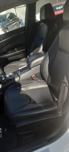 Imagen 13 de 15 de Chrysler 300 C 2017