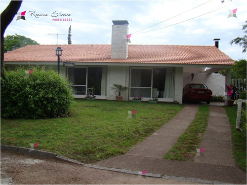 Casa En Mansa, 3 Dormitorios *- Ref: 7789