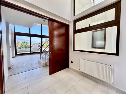 Duplex Con Jacuzzi Y Quincho Privado // 3d + 3b + Servicios