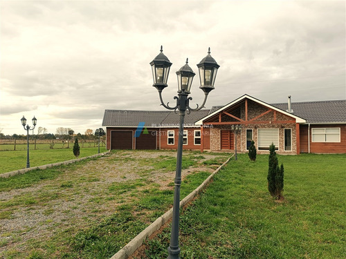 Casa En Venta De 4 Dorm. En Frutillar