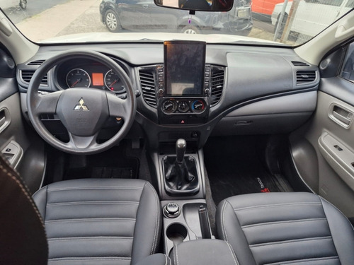 Mitsubishi L200 Triton 2.4 16V TURBO DIESEL GL CD 4X4 MANUAL