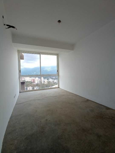 Imagen 12 de 20 de Se Vende Apartamento Ph Triplex De 334 M2 4h/4b/3p En Lomas Del Sol