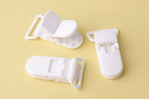 Broche Plástico Prendedor Para Porta Chupete Importado X 10