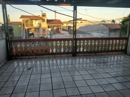 Dois Sobrados No Mesmo Terreno, Total De Cinco Quartos, Cômodos Amplos, 303m² De Área Construída