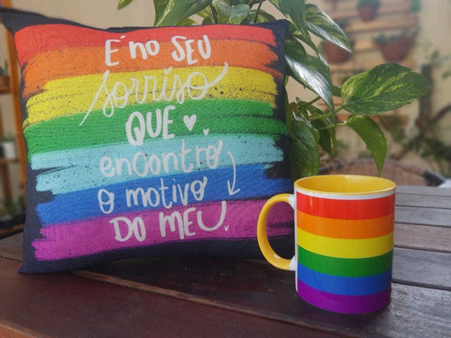 Almofada + Caneca Kit Orgulho Lgbtqia+ Arco Iris Cor Colorido Desenho Do Tecido Frase