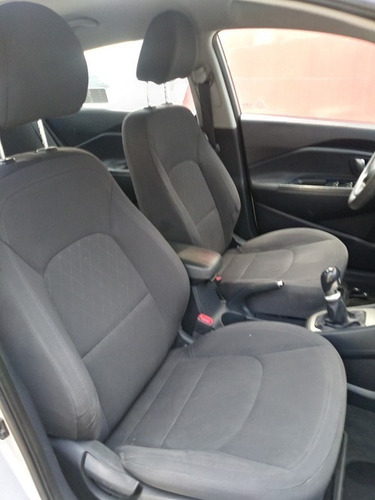 Imagen 13 de 14 de Kia Rio Ex Sedan 1.6 Gdi T/manual Modelo 2016