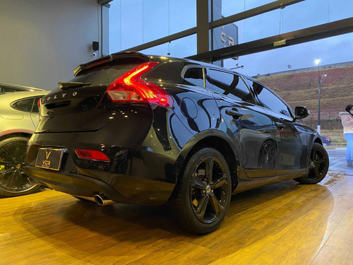 Imagem 2 de 13 de Volvo V40 2.0 T4 Dynamic Turbo Gasolina 4p Automático