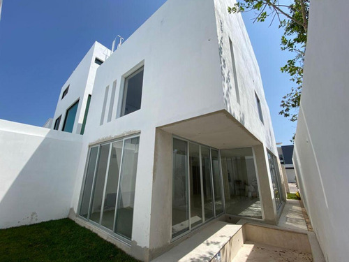 Casa En Renta 3 Recs Con Cuarto Servicio Residencial Aqua, Cancun Quintana Roo