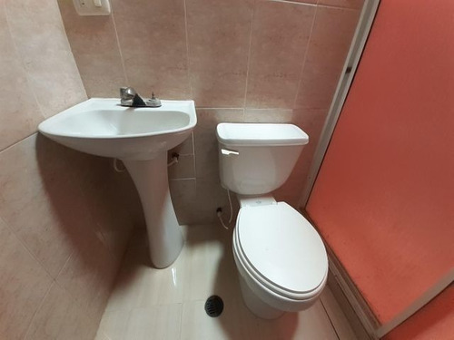 Imagen 29 de 30 de Casa En Venta En Cabudare La Piedad, Flex. Mls #22-8946, Profesional Inmobiliario Rocelys Lugo +58-414- 1275734