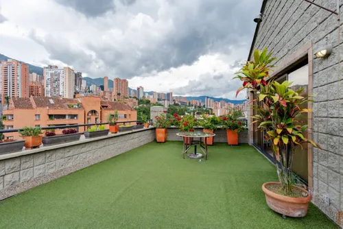 Apartamento En Venta En El Poblado. Cod V3479