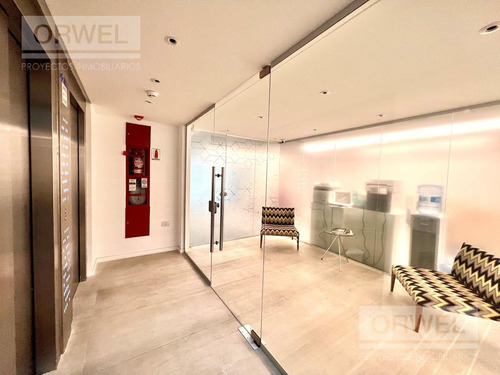 Imagen 2 de 18 de Oficina Lista Para Entrar !!! Se Entrega Con Muebles !!! Impecable !!! Cochera !!!