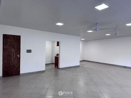 Lcf A169 - Local Comercial En Alquiler - Av. Moseñor De Andrea Entre Almte. Brown Y Martín Fierro