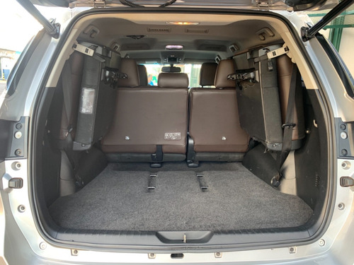 Imagem 12 de 15 de Toyota Hilux Sw4 Srx 2.8 Prata 2017
