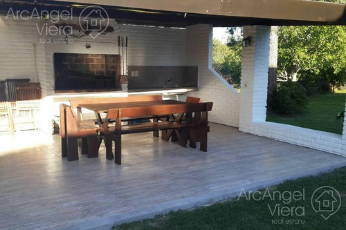 Casa Con Piscina En Alquiler Anual Venta , Playa Mansa Pda 39