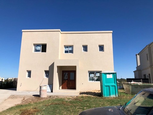 Imagen 1 de 17 de Casa Al Agua En Venta - U$s 289.000 - El Cantón Norte