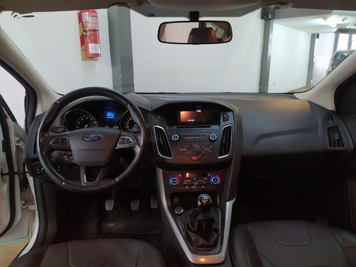 Imagen 9 de 17 de Ford Focus 2.0 Se 5pts 2016