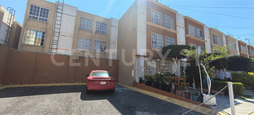 Casa En Venta En 4ta Cerrada Bosques De Los Alamos | Los Heroes Tecámac