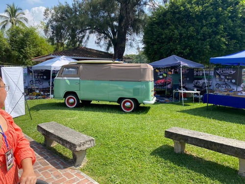Volkswagen Combi 1.6 Van Mt