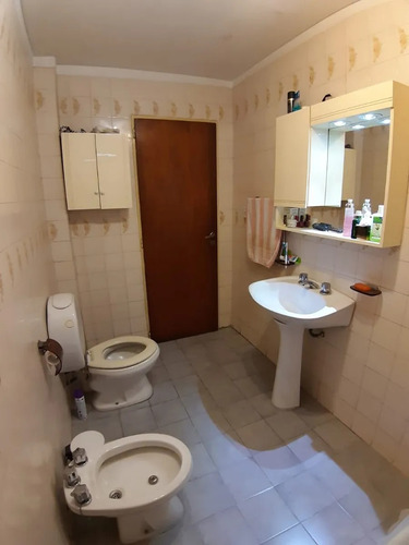 Imagen 14 de 16 de Venta Casa Lanus Centro 3 Ambientes 1 Cochera Sin Expensas Con Camaras De Seguridad