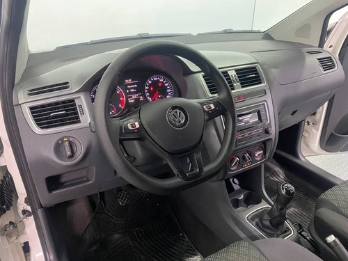 Imagen 10 de 17 de Volkswagen Suran 1.6 Comfortline L15 2017-imolaautos