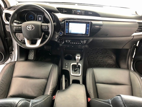 Imagem 8 de 15 de Toyota Hilux Srv 2.7 4x4 Automatico