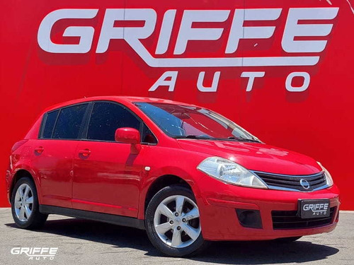 Imagem 3 de 14 de Nissan Tiida Hatch S 1.8 16v-mt 4p 2012
