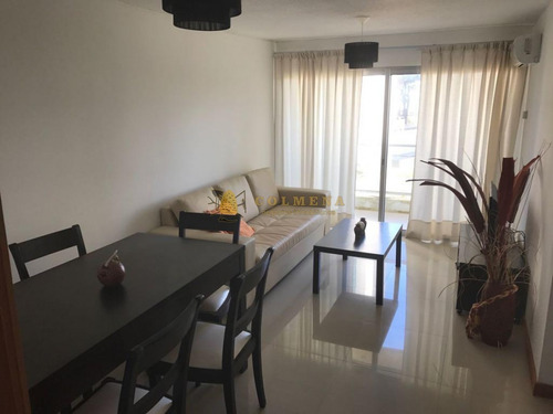Muy Lindo Departamento A Metros De Playa Brava !! No Dude En Consultar- Ref: 1956