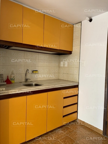 Local Comercial De Tres Pisos En El Corazón De La Península De Punta Del Este- Ref: 30685